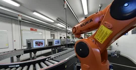 Das „Anwendungszentrum Industrie 4.0“: Simulationsplattform für neue Fabrikmodelle und zugleich Lernfabrik. Foto: Karla Fritze.