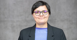 Karin Sardadvar ist seit dem Sommersemester 2024 Gertrud-Feiertag-Gastprofessorin für interdisziplinäre Geschlechterforschung an der Universität Potsdam.