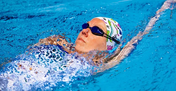 Verena Schott beim Schwimmen.