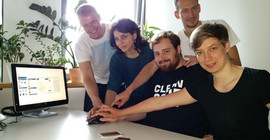 Die Hochschul-App ist online: Die Entwickler der App geben die Veröffentlichung im App Store frei. Foto: Ulrike Lucke