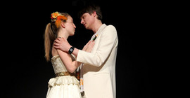 Szenenfoto aus „The Craving!“ von der English Drama Group. Foto: EDG.
