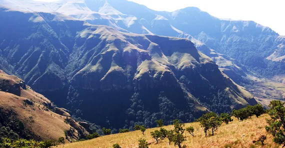 Erosionslandschaft der Drakensberge im südlichen Afrika.