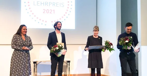 Von links nach rechts sind zu sehen: Dr. Manja Schüle (Ministerin), Dr. André Krügel, Dr. Sarah Risse und Daniel Backhaus. Das Foto ist privat.