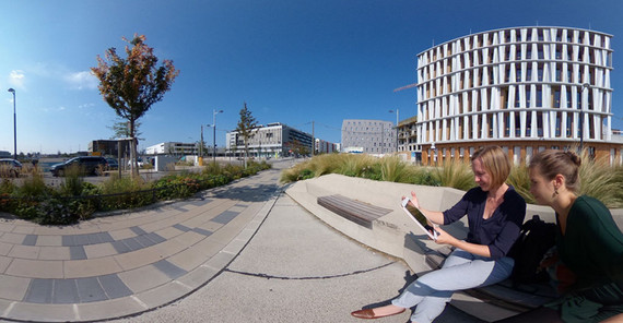 Dr. Katharina Mohring (links) und Prof. Dr. Nina Brendel in Wien – aufgenommen mit einer 360 Grad-Kamera | Foto: Prof. Dr. Nina Brendel