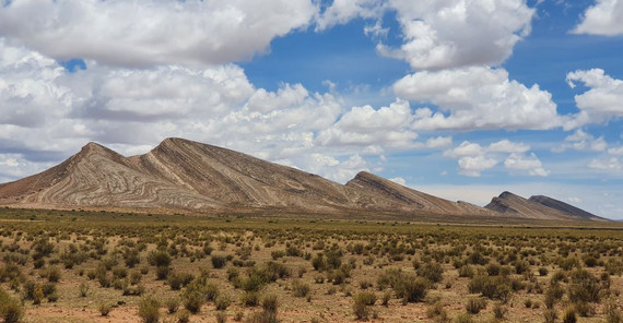 Unterwegs in den Anden | Foto: Bodo Bookhagen Blick auf die Siete Hermanos, eine schräggestellte Gesteinsabfolge mit der uns bekannten Yacoraite-Formation. Das Foto ist von Bodo Bookhagen.