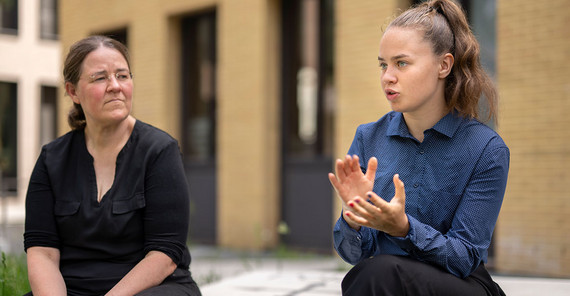 Prof. Dr. Ulrike Herzschuh mit ihrer Tochter Undine Prof. Dr. Ulrike Herzschuh mit ihrer Tochter Undine