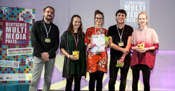 Bei mb21-Preisverleihung (v.l.n.r.): Thomas Hartmann (Kinder- und Jugendfilmzentrum), Birte Rauch, Patricia Bednasch, Erik Veenstra, Clara Marz. Foto: Steffen Haas, Medienkulturzentrum Dresden