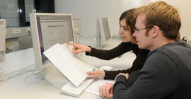Im Studium sind Studierende mit verschiedensten Themen konfrontiert.  Die Entscheidung darüber, zu welchem konkreten Problem eine Hausarbeit entstehen soll, fällt nicht immer leicht. Foto: Karla Fritze