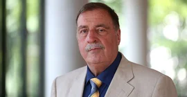 Dr. Wolfgang Brix